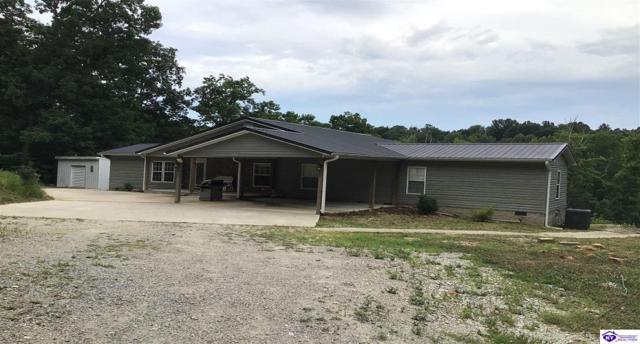 Edgewater Lane, Leitchfield, Kentucky 42714, ,2 BathroomsBathrooms,For Sale,Edgewater Lane,HK24002478