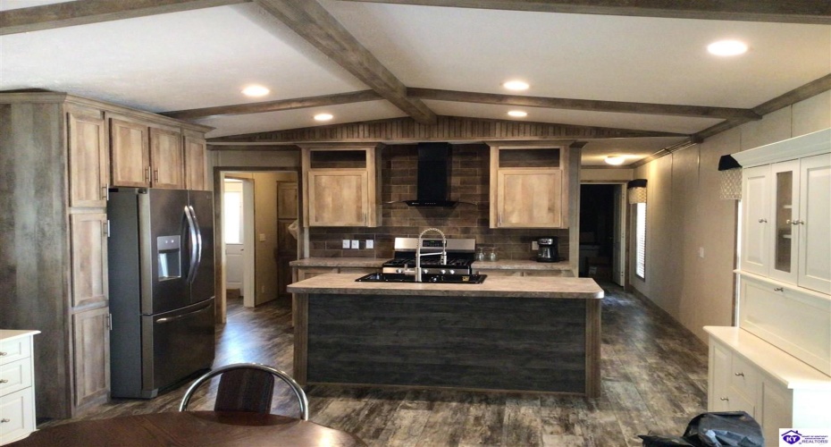 Edgewater Lane, Leitchfield, Kentucky 42714, ,2 BathroomsBathrooms,For Sale,Edgewater Lane,HK24002478