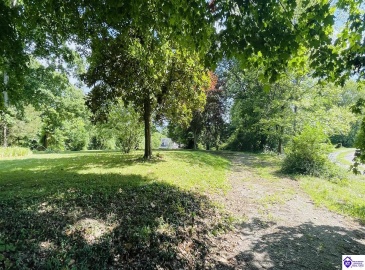 Graham Court, Greensburg, Kentucky 42743, ,2 BathroomsBathrooms,For Sale,Graham Court,HK24002487