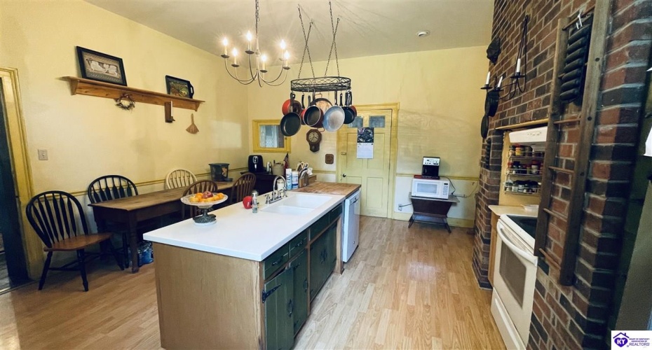 Graham Court, Greensburg, Kentucky 42743, ,2 BathroomsBathrooms,For Sale,Graham Court,HK24002487