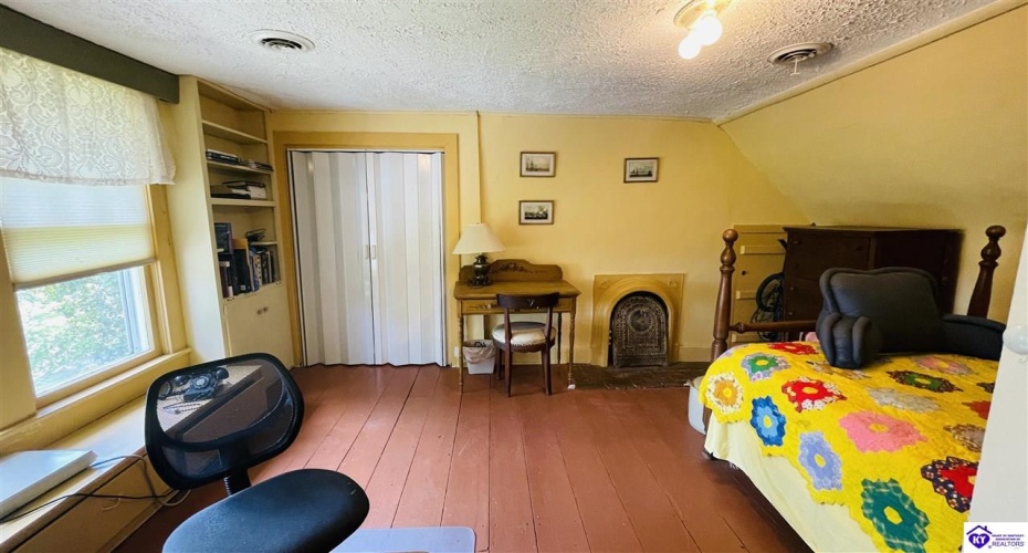 Graham Court, Greensburg, Kentucky 42743, ,2 BathroomsBathrooms,For Sale,Graham Court,HK24002487