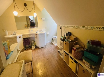 Graham Court, Greensburg, Kentucky 42743, ,2 BathroomsBathrooms,For Sale,Graham Court,HK24002487