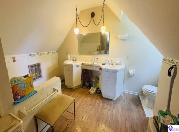 Graham Court, Greensburg, Kentucky 42743, ,2 BathroomsBathrooms,For Sale,Graham Court,HK24002487