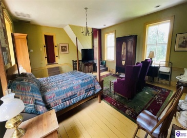 Graham Court, Greensburg, Kentucky 42743, ,2 BathroomsBathrooms,For Sale,Graham Court,HK24002487