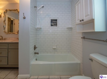 Hampton Road, Brandenburg, Kentucky 40108, ,2 BathroomsBathrooms,For Sale,Hampton Road,HK24002555