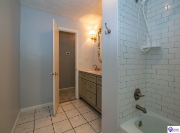 Hampton Road, Brandenburg, Kentucky 40108, ,2 BathroomsBathrooms,For Sale,Hampton Road,HK24002555