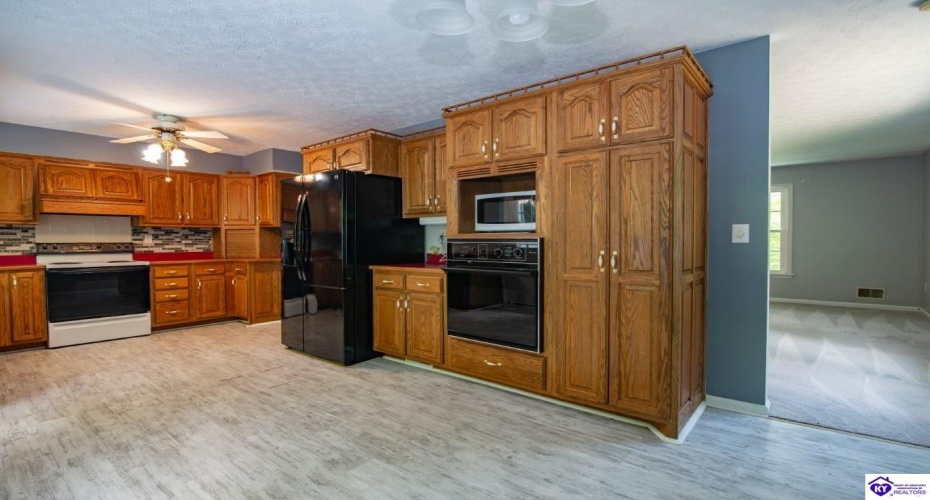 Hampton Road, Brandenburg, Kentucky 40108, ,2 BathroomsBathrooms,For Sale,Hampton Road,HK24002555 Hampton Road, Brandenburg, Kentucky 40108, ,2 BathroomsBathrooms,For Sale,Hampton Road,HK24002555