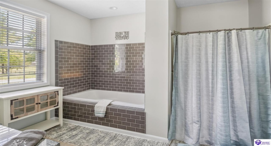 Lilac Road, Leitchfield, Kentucky 42754, ,4 BathroomsBathrooms,For Sale,Lilac Road,HK24002557