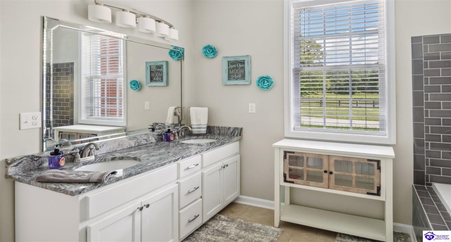 Lilac Road, Leitchfield, Kentucky 42754, ,4 BathroomsBathrooms,For Sale,Lilac Road,HK24002557