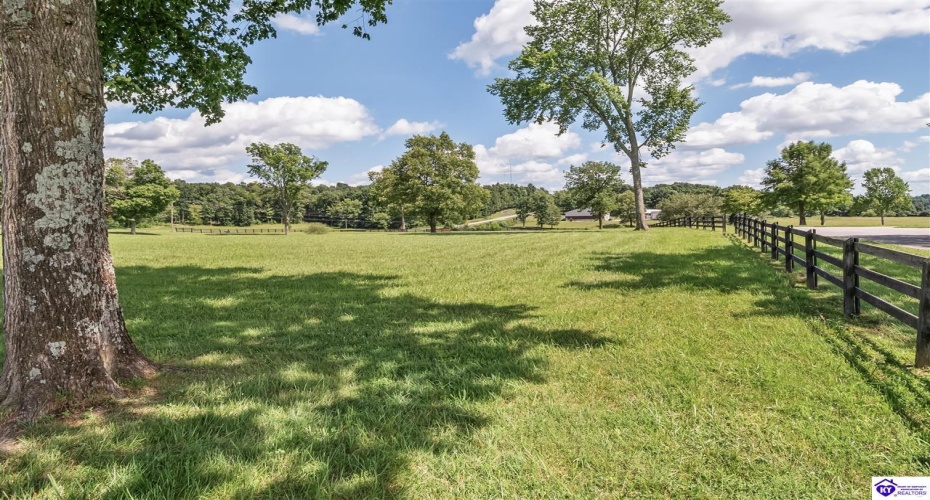 Lilac Road, Leitchfield, Kentucky 42754, ,4 BathroomsBathrooms,For Sale,Lilac Road,HK24002557