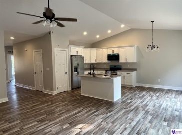 Alpine Drive, Vine Grove, Kentucky 40175, ,2 BathroomsBathrooms,For Sale,Alpine Drive,HK24002571