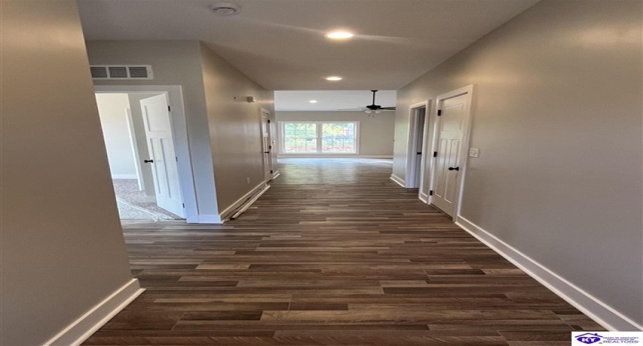 Alpine Drive, Vine Grove, Kentucky 40175, ,2 BathroomsBathrooms,For Sale,Alpine Drive,HK24002571 Alpine Drive, Vine Grove, Kentucky 40175, ,2 BathroomsBathrooms,For Sale,Alpine Drive,HK24002571