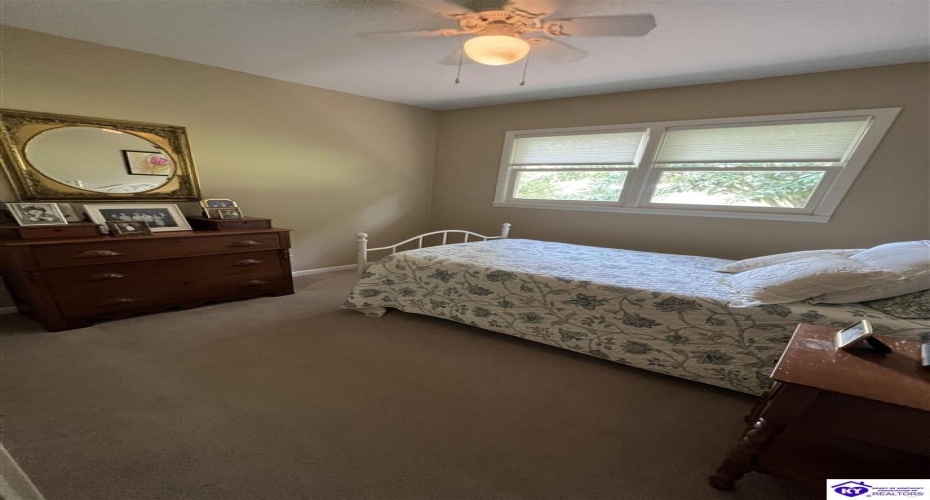 Roundtop Road, Elizabethtown, Kentucky 42701, ,2 BathroomsBathrooms,For Sale,Roundtop Road,HK24002601 Roundtop Road, Elizabethtown, Kentucky 42701, ,2 BathroomsBathrooms,For Sale,Roundtop Road,HK24002601