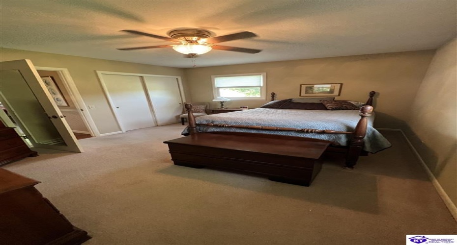 Roundtop Road, Elizabethtown, Kentucky 42701, ,2 BathroomsBathrooms,For Sale,Roundtop Road,HK24002601 Roundtop Road, Elizabethtown, Kentucky 42701, ,2 BathroomsBathrooms,For Sale,Roundtop Road,HK24002601