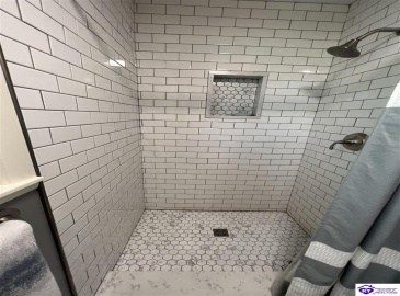 Roundtop Road, Elizabethtown, Kentucky 42701, ,2 BathroomsBathrooms,For Sale,Roundtop Road,HK24002601