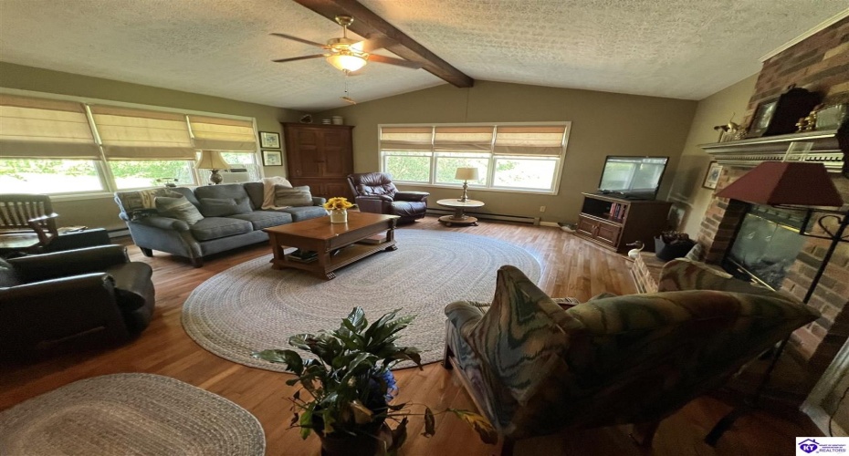 Roundtop Road, Elizabethtown, Kentucky 42701, ,2 BathroomsBathrooms,For Sale,Roundtop Road,HK24002601 Roundtop Road, Elizabethtown, Kentucky 42701, ,2 BathroomsBathrooms,For Sale,Roundtop Road,HK24002601