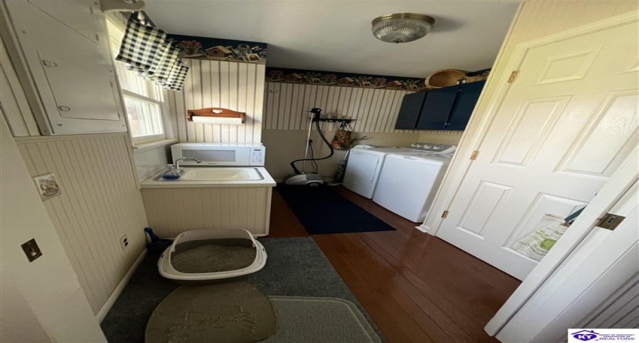 Roundtop Road, Elizabethtown, Kentucky 42701, ,2 BathroomsBathrooms,For Sale,Roundtop Road,HK24002601 Roundtop Road, Elizabethtown, Kentucky 42701, ,2 BathroomsBathrooms,For Sale,Roundtop Road,HK24002601