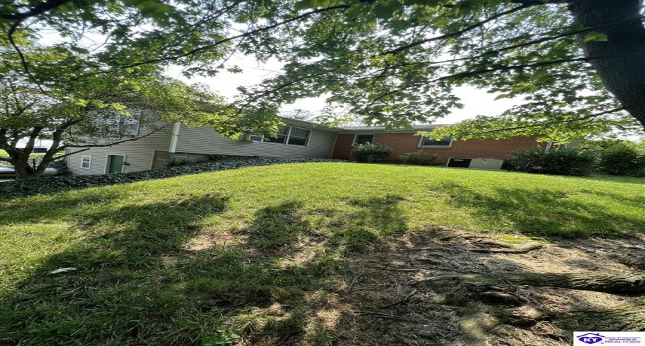 Roundtop Road, Elizabethtown, Kentucky 42701, ,2 BathroomsBathrooms,For Sale,Roundtop Road,HK24002601 Roundtop Road, Elizabethtown, Kentucky 42701, ,2 BathroomsBathrooms,For Sale,Roundtop Road,HK24002601