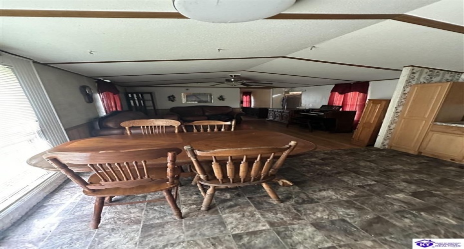 Thornhill Estate Lane, Irvington, Kentucky 40146, ,2 BathroomsBathrooms,For Sale,Thornhill Estate Lane,HK24002613