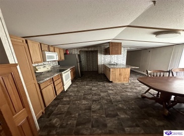 Thornhill Estate Lane, Irvington, Kentucky 40146, ,2 BathroomsBathrooms,For Sale,Thornhill Estate Lane,HK24002613