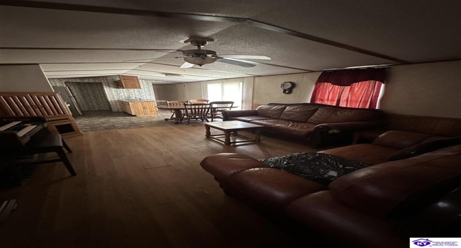 Thornhill Estate Lane, Irvington, Kentucky 40146, ,2 BathroomsBathrooms,For Sale,Thornhill Estate Lane,HK24002613