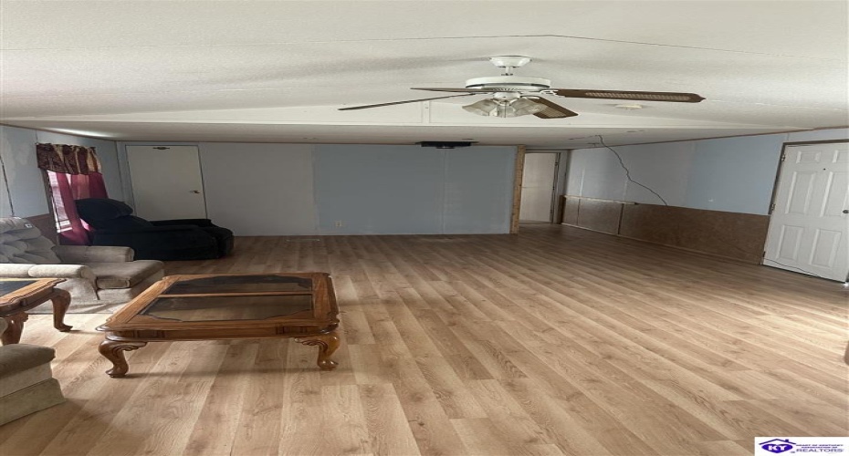 Thornhill Estate Lane, Irvington, Kentucky 40146, ,2 BathroomsBathrooms,For Sale,Thornhill Estate Lane,HK24002613