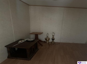 Thornhill Estate Lane, Irvington, Kentucky 40146, ,2 BathroomsBathrooms,For Sale,Thornhill Estate Lane,HK24002613