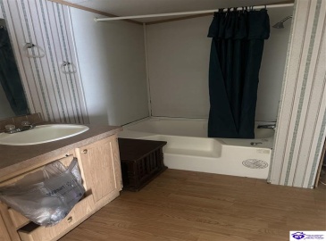 Thornhill Estate Lane, Irvington, Kentucky 40146, ,2 BathroomsBathrooms,For Sale,Thornhill Estate Lane,HK24002613