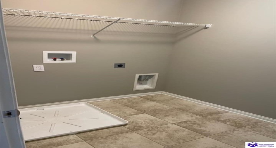 Blue Stream Court, Louisville, Kentucky 40258, ,3 BathroomsBathrooms,For Sale,Blue Stream Court,HK24002639