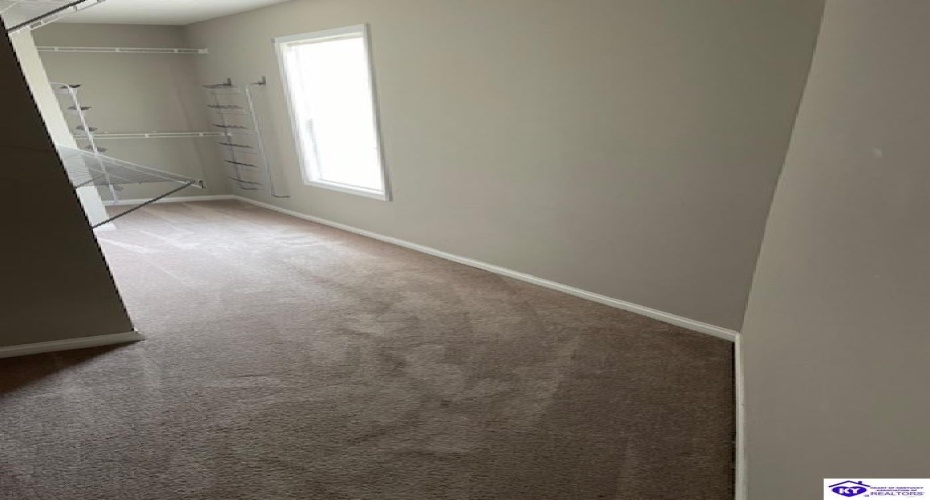 Blue Stream Court, Louisville, Kentucky 40258, ,3 BathroomsBathrooms,For Sale,Blue Stream Court,HK24002639