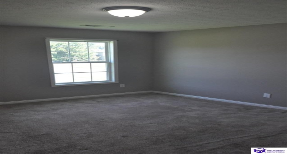 Blue Stream Court, Louisville, Kentucky 40258, ,3 BathroomsBathrooms,For Sale,Blue Stream Court,HK24002639