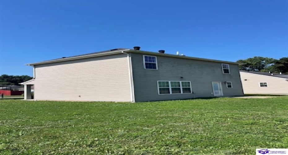 Blue Stream Court, Louisville, Kentucky 40258, ,3 BathroomsBathrooms,For Sale,Blue Stream Court,HK24002639