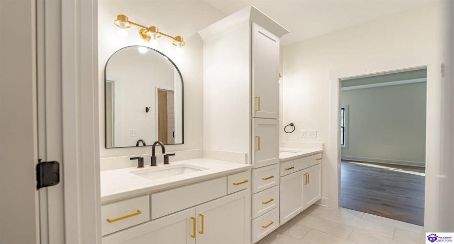 Reelfoot Drive, Elizabethtown, Kentucky 42701, ,4 BathroomsBathrooms,For Sale,Reelfoot Drive,HK24002653