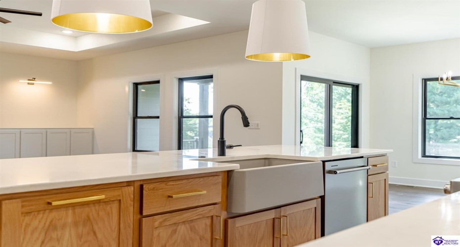 Reelfoot Drive, Elizabethtown, Kentucky 42701, ,4 BathroomsBathrooms,For Sale,Reelfoot Drive,HK24002653