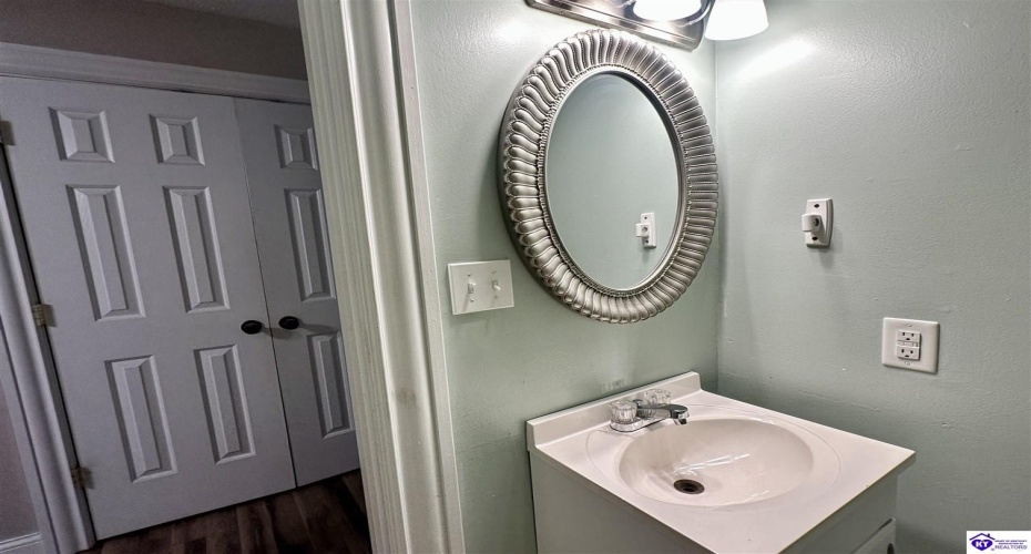 Old Lebanon Road, Campbellsville, Kentucky 42718, ,2 BathroomsBathrooms,For Sale,Old Lebanon Road,HK24002668