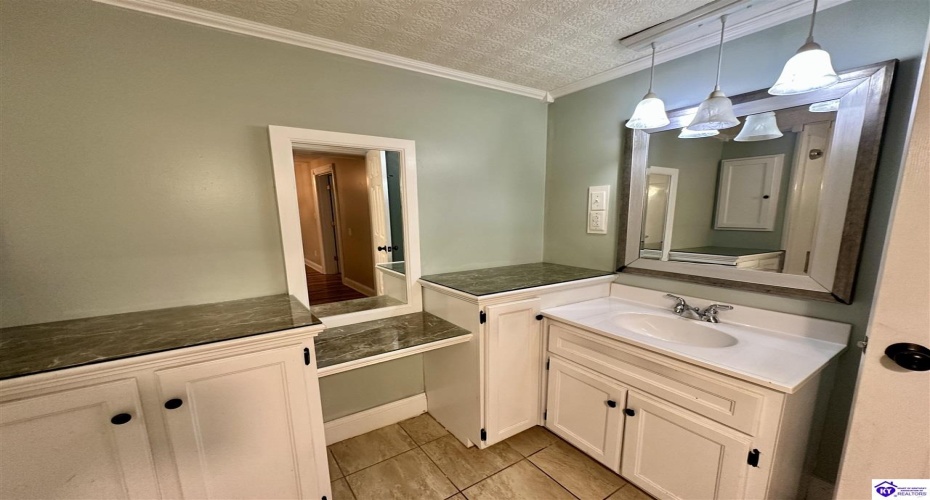 Old Lebanon Road, Campbellsville, Kentucky 42718, ,2 BathroomsBathrooms,For Sale,Old Lebanon Road,HK24002668