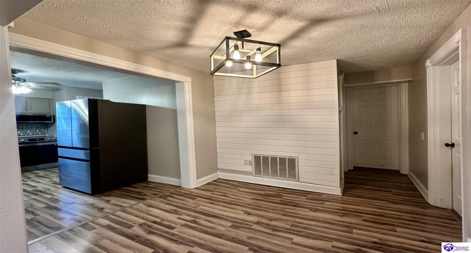 Old Lebanon Road, Campbellsville, Kentucky 42718, ,2 BathroomsBathrooms,For Sale,Old Lebanon Road,HK24002668