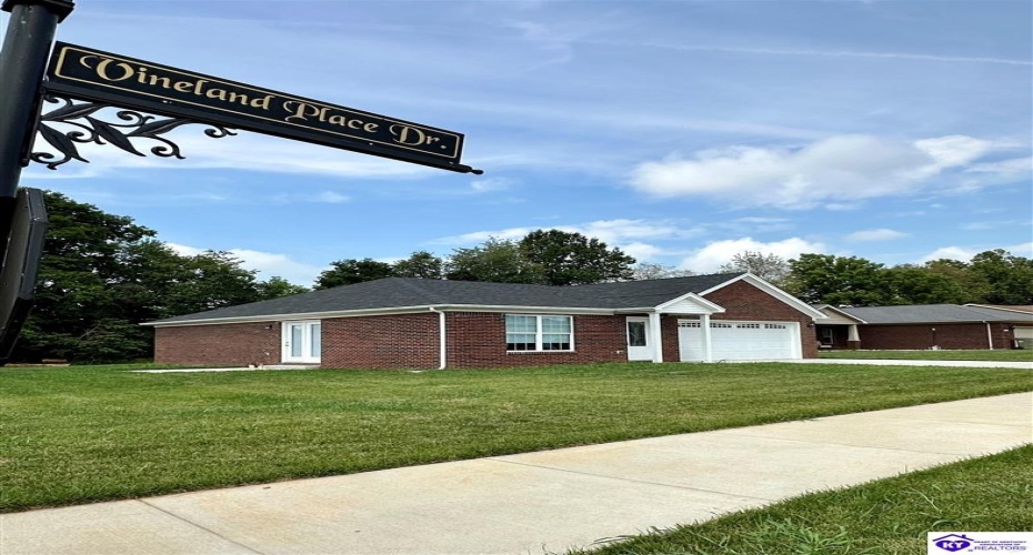 Vineland Place Drive, Vine Grove, Kentucky 40175, ,2 BathroomsBathrooms,For Sale,Vineland Place Drive,HK24002692 Vineland Place Drive, Vine Grove, Kentucky 40175, ,2 BathroomsBathrooms,For Sale,Vineland Place Drive,HK24002692