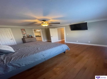 Hyde Park, Campbellsville, Kentucky 42718, ,4 BathroomsBathrooms,For Sale,Hyde Park,HK24002704 Hyde Park, Campbellsville, Kentucky 42718, ,4 BathroomsBathrooms,For Sale,Hyde Park,HK24002704