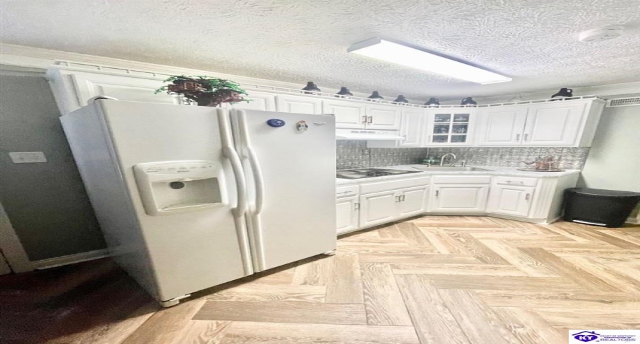 Hyde Park, Campbellsville, Kentucky 42718, ,4 BathroomsBathrooms,For Sale,Hyde Park,HK24002704 Hyde Park, Campbellsville, Kentucky 42718, ,4 BathroomsBathrooms,For Sale,Hyde Park,HK24002704