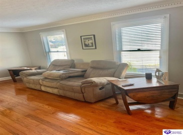 Hyde Park, Campbellsville, Kentucky 42718, ,4 BathroomsBathrooms,For Sale,Hyde Park,HK24002704 Hyde Park, Campbellsville, Kentucky 42718, ,4 BathroomsBathrooms,For Sale,Hyde Park,HK24002704