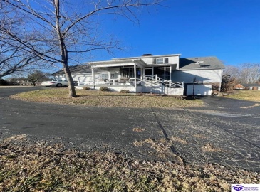 Hyde Park, Campbellsville, Kentucky 42718, ,4 BathroomsBathrooms,For Sale,Hyde Park,HK24002704 Hyde Park, Campbellsville, Kentucky 42718, ,4 BathroomsBathrooms,For Sale,Hyde Park,HK24002704