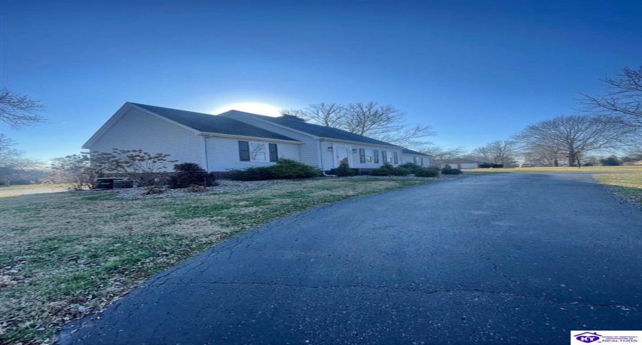 Hyde Park, Campbellsville, Kentucky 42718, ,4 BathroomsBathrooms,For Sale,Hyde Park,HK24002704 Hyde Park, Campbellsville, Kentucky 42718, ,4 BathroomsBathrooms,For Sale,Hyde Park,HK24002704