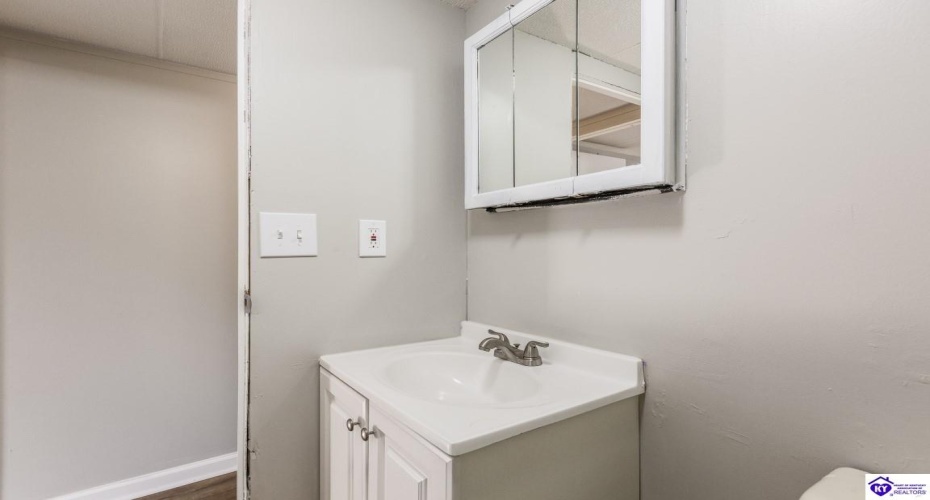 Richardson Road, Munfordville, Kentucky 42765, ,2 BathroomsBathrooms,For Sale,Richardson Road,HK24002708 Richardson Road, Munfordville, Kentucky 42765, ,2 BathroomsBathrooms,For Sale,Richardson Road,HK24002708