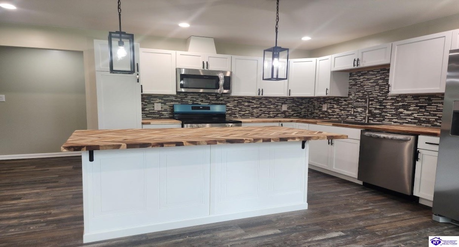 Liberty Road, Campbellsville, Kentucky 42718, ,2 BathroomsBathrooms,For Sale,Liberty Road,HK24002710 Liberty Road, Campbellsville, Kentucky 42718, ,2 BathroomsBathrooms,For Sale,Liberty Road,HK24002710