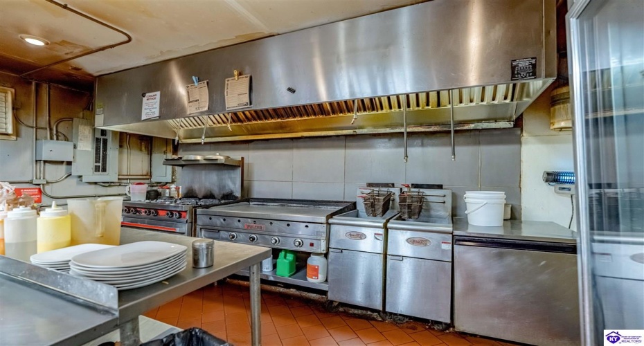 Dixie Avenue, Elizabethtown, Kentucky 42701, 1 Bedroom Bedrooms, ,For Sale,Dixie Avenue,HK24002739 Dixie Avenue, Elizabethtown, Kentucky 42701, 1 Bedroom Bedrooms, ,For Sale,Dixie Avenue,HK24002739