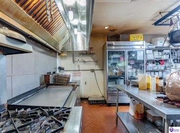 Dixie Avenue, Elizabethtown, Kentucky 42701, 1 Bedroom Bedrooms, ,For Sale,Dixie Avenue,HK24002739 Dixie Avenue, Elizabethtown, Kentucky 42701, 1 Bedroom Bedrooms, ,For Sale,Dixie Avenue,HK24002739