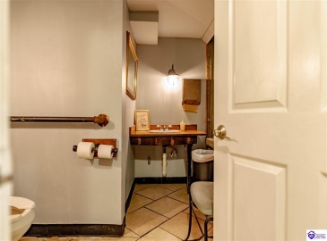 Dixie Avenue, Elizabethtown, Kentucky 42701, 1 Bedroom Bedrooms, ,For Sale,Dixie Avenue,HK24002739 Dixie Avenue, Elizabethtown, Kentucky 42701, 1 Bedroom Bedrooms, ,For Sale,Dixie Avenue,HK24002739