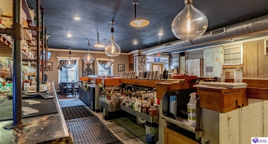 Dixie Avenue, Elizabethtown, Kentucky 42701, 1 Bedroom Bedrooms, ,For Sale,Dixie Avenue,HK24002739 Dixie Avenue, Elizabethtown, Kentucky 42701, 1 Bedroom Bedrooms, ,For Sale,Dixie Avenue,HK24002739