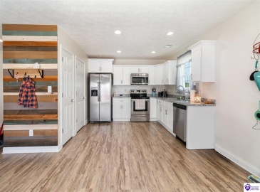 St John Road, Rineyville, Kentucky 40162, ,2 BathroomsBathrooms,For Sale,St John Road,HK24002744 St John Road, Rineyville, Kentucky 40162, ,2 BathroomsBathrooms,For Sale,St John Road,HK24002744